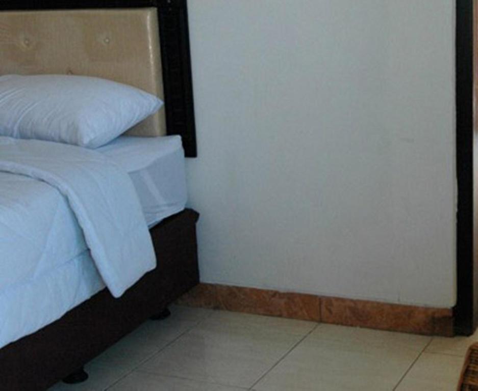 Hotel Sinar Tambolaka Waingapu Phòng bức ảnh